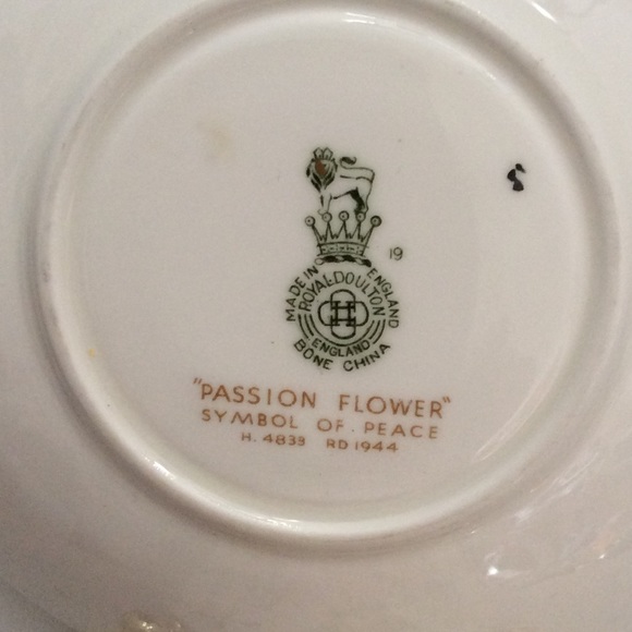 Vintage Royal Doulton Passion Flower teacup set - Picture 11 of 12